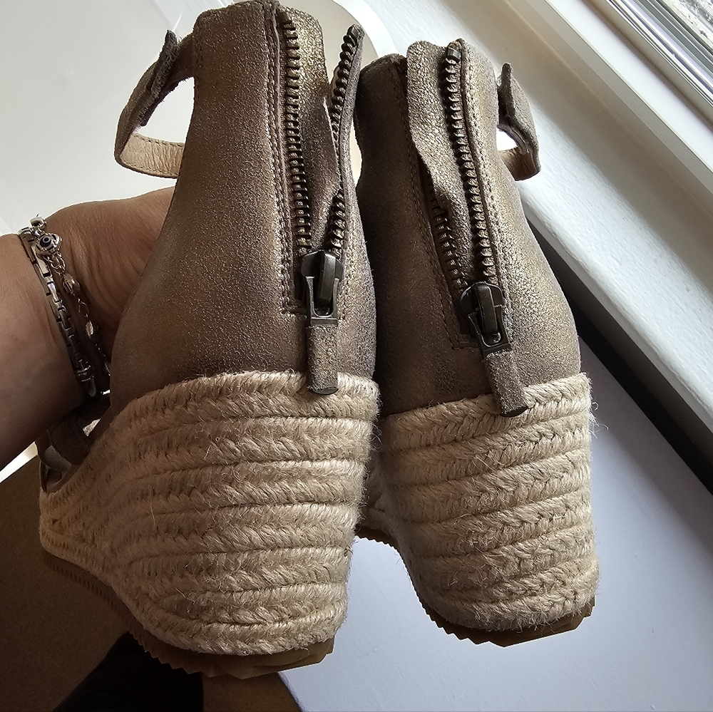 Eileen Fisher Wisp Metalic Espadrille Wedge Sandals - Size 8 - Picture 8 of 8